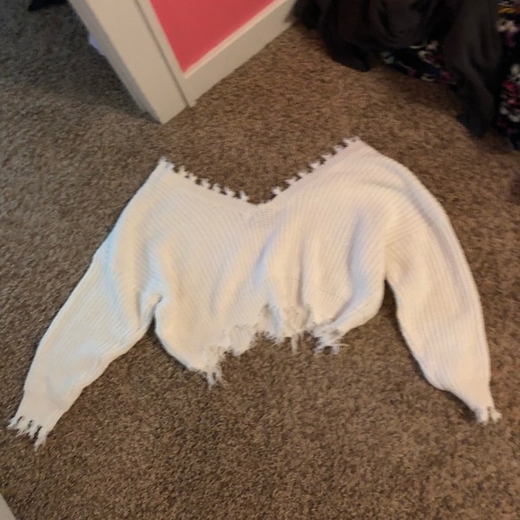 long sleeve white sweater cropped top - Picture 2 of 2